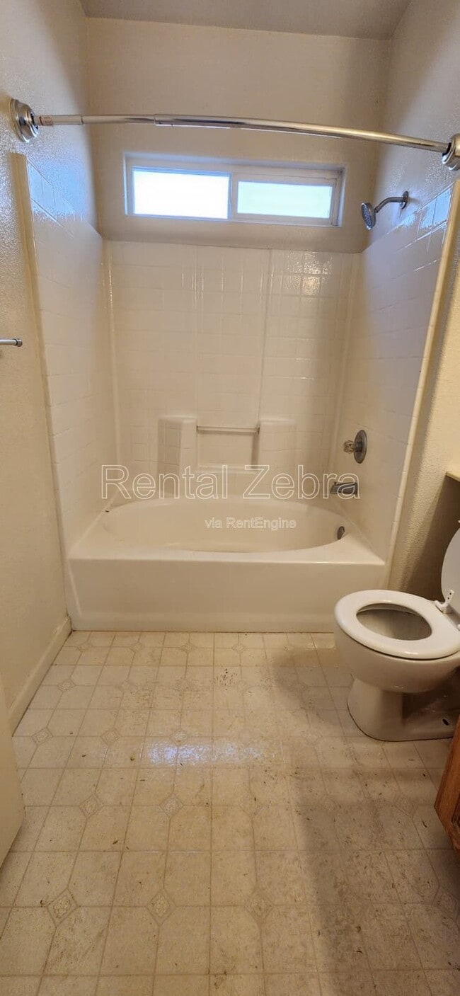 Building Photo - 3201 Bea Ct