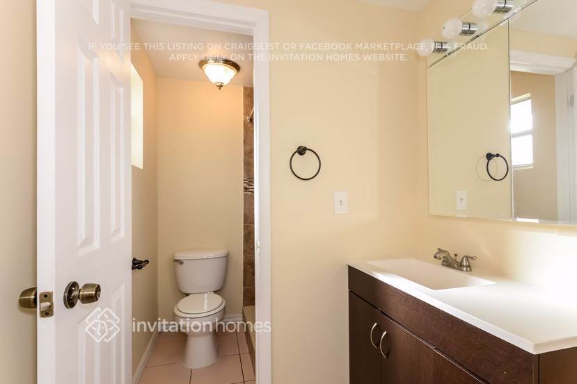 Building Photo - 6401 Bali Ct