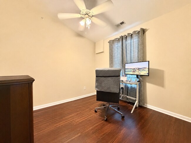 Building Photo - 3BR / 2BA Condo in Southwest Raleigh