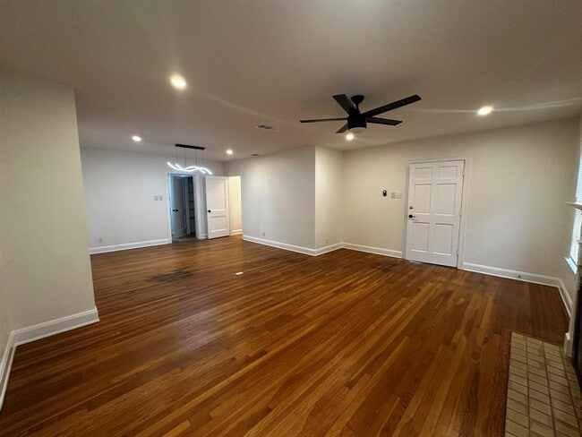 Building Photo - 2404 Indian Trail
