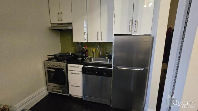 Building Photo - 2 bedroom in NEW YORK NY 10023
