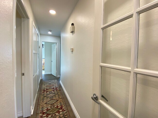 Building Photo - Stunning 3-bedroom, 2-bathroom coastal condo with Modern Custom Upgrades!