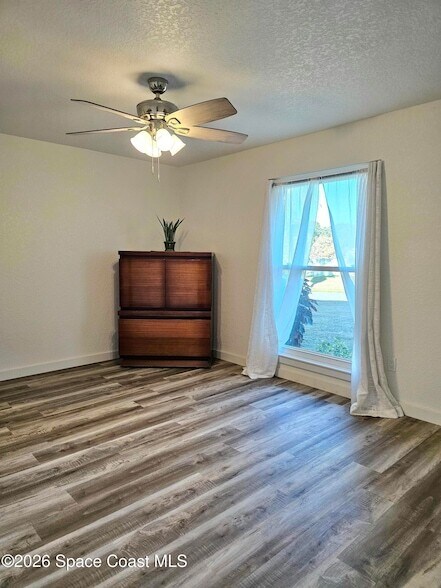 Building Photo - 872 Sadnet Cir NE