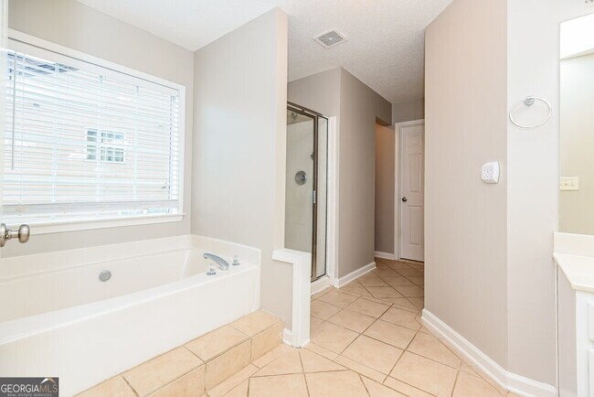 Building Photo - 205 Ashland Dr