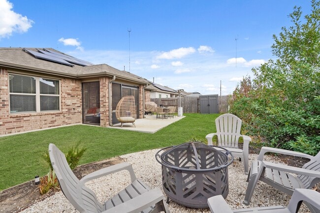 Building Photo - 1511 Maple Rdg Dr