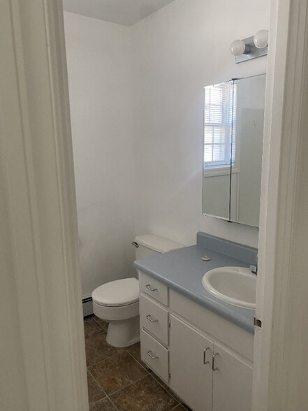 Building Photo - 7 Wardell Ct