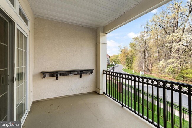 Building Photo - 2022 Crescent Wy