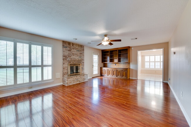 Building Photo - 15114 Mira Vista Dr