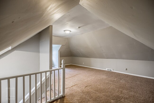 Building Photo - 2497 Summit St
