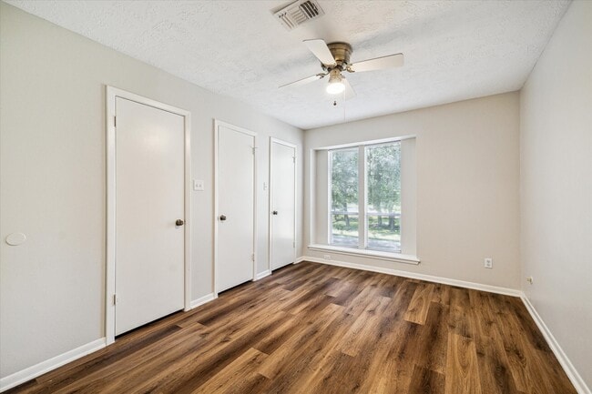 Building Photo - 1903 Foxtail Pl
