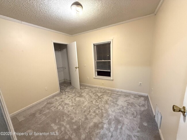 Building Photo - 146 S Everett Ave