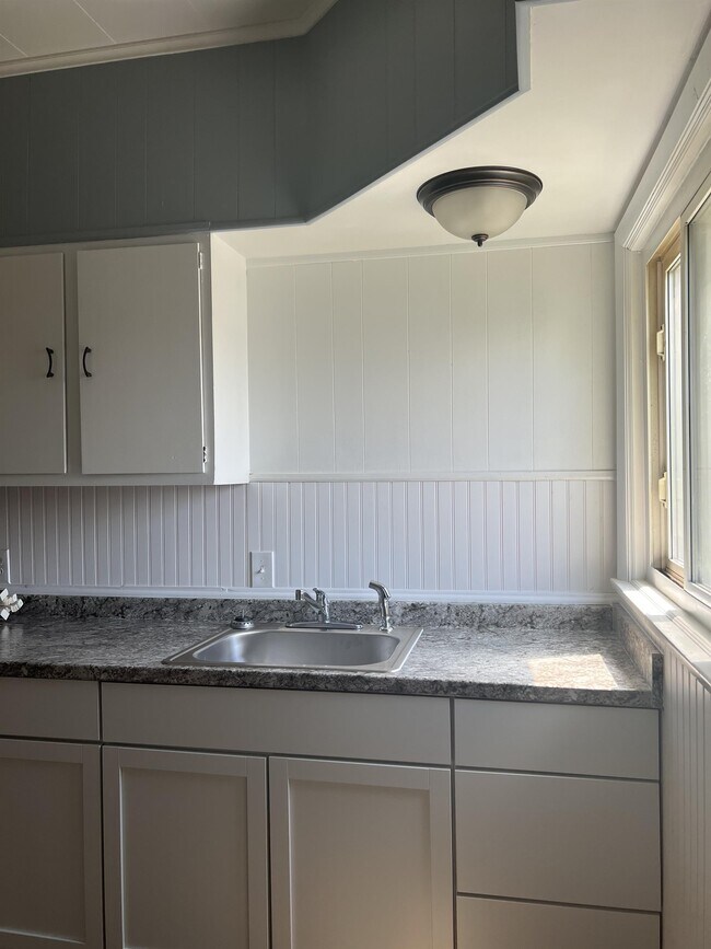 Building Photo - 269 Selye Terrace