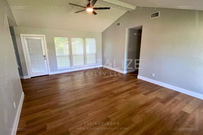 Building Photo - Stunning Semmes Home