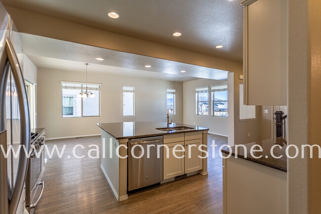 Building Photo - 6698 Lucky Star Ln