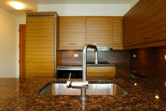 Building Photo - Heart of Wicker Park: CONDO-QUALITY 3-BED, 2-BATH | PETS OK | PARKING