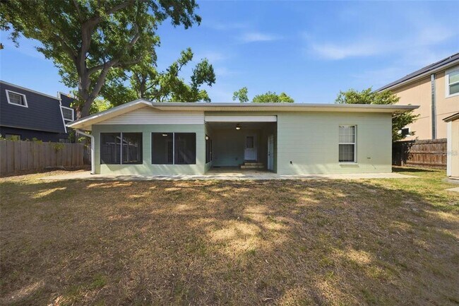 Building Photo - 2512 W Kansas Ave
