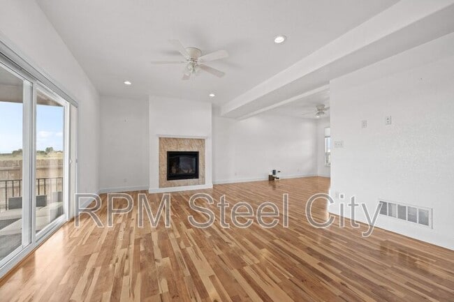 Building Photo - 868 E Sandusky Dr