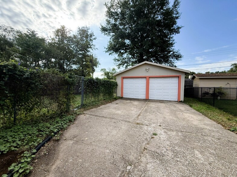 Building Photo - 7309 E Orme St