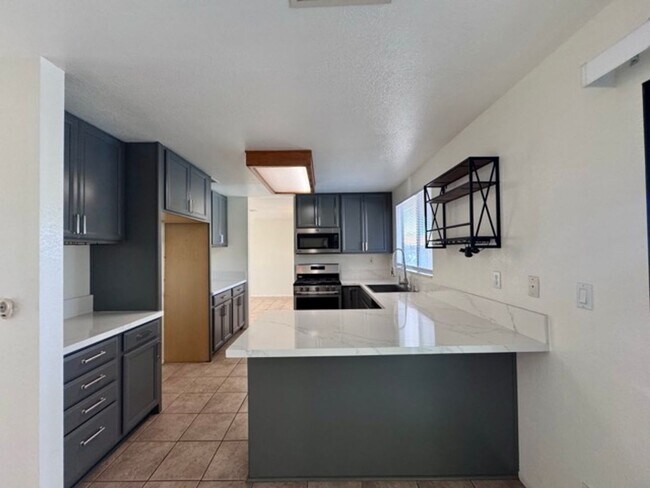 Building Photo - Spacious 3 Bedroom Menifee Home with Bonus...