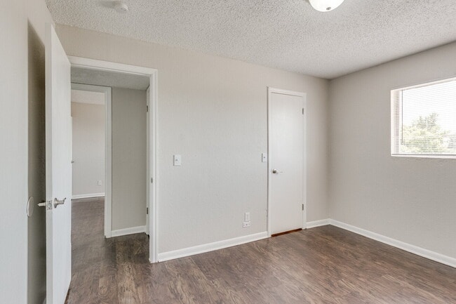 Building Photo - Best Value 2BR in Moore - Up to $1000 Move in Special!