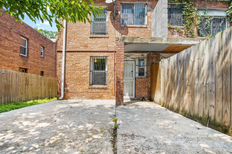 Building Photo - 349 Parkland Pl SE