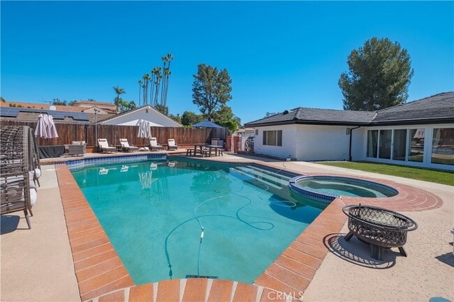 Building Photo - 9109 La Alba Dr