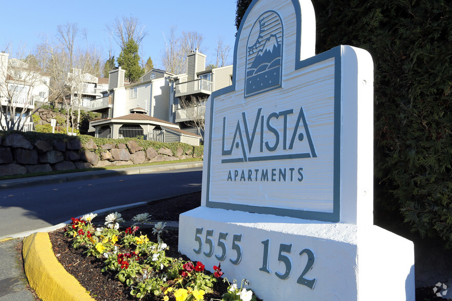 Primary Photo - La Vista Apartments