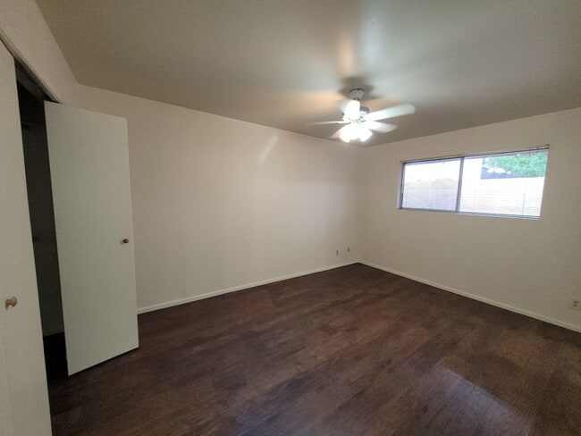 Building Photo - 3139 E Glenrosa Ave