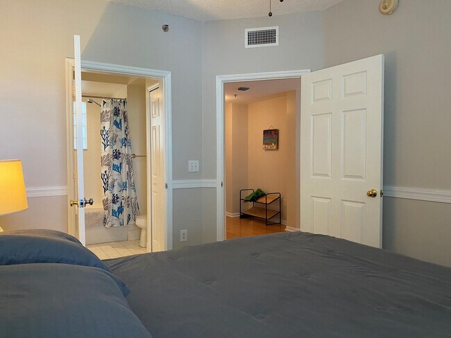 Building Photo - 3205 NE 184th St