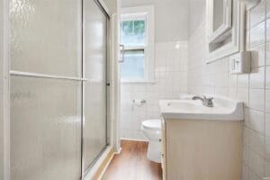 Building Photo - Spacious 1 bedroom home!