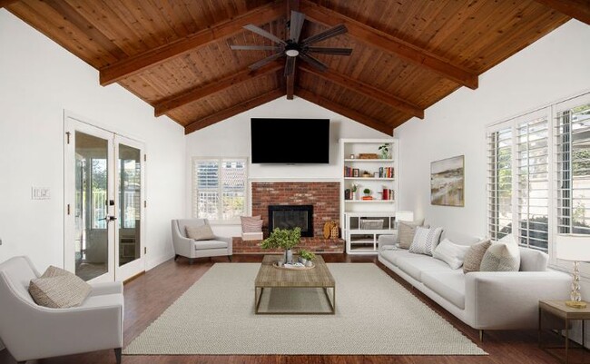 Building Photo - 13019 Queen Palm Ct