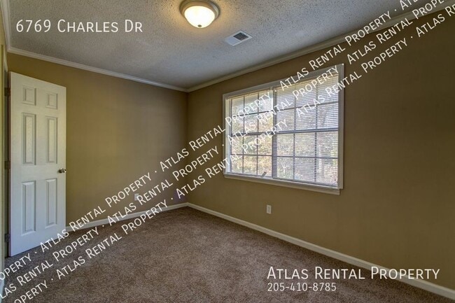 Building Photo - 6769 Charles Dr