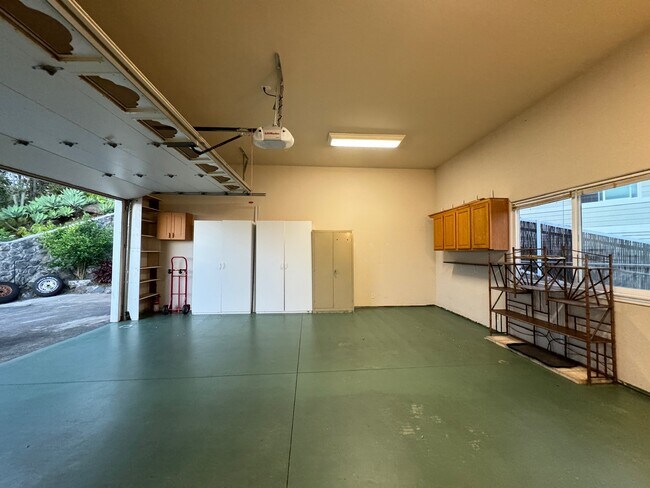 Building Photo - 24 Paliuli Way