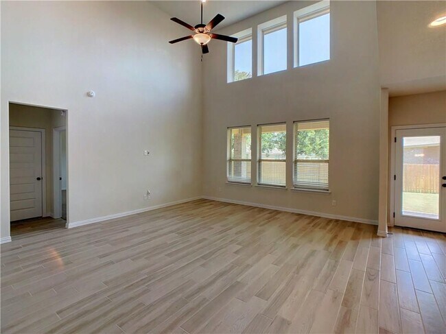 Building Photo - 2304 La Mirada St
