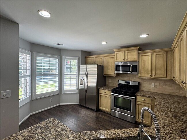 Building Photo - 3331 Serenade Ct