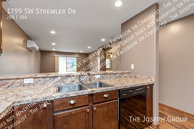 Building Photo - 1799 Stremler Dr