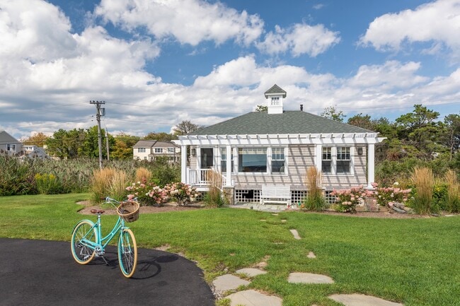 Building Photo - 159 Beach Ave