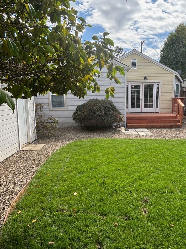 Building Photo - Newly updated 3 Bedroom 2 Bathroom Single Level Home in Santa Rosa's Junior College Area