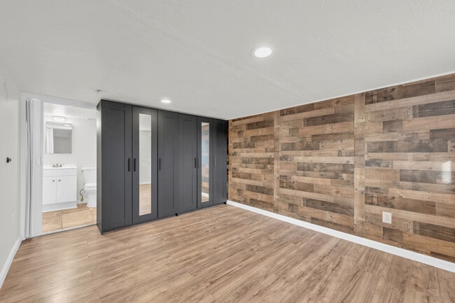 Building Photo - 202 S Middleton Rd