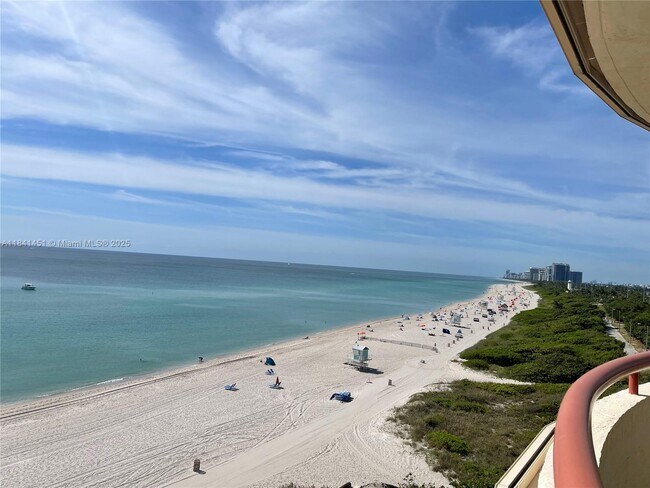 Primary Photo - 15645 Collins Ave