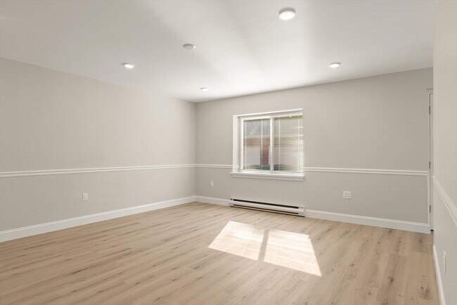 Building Photo - 100 Place Ln