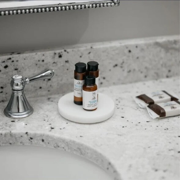 Building Photo - 1995 N US Highway 31 N