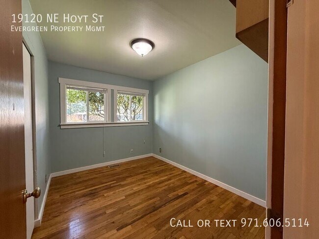 Building Photo - 19120 NE Hoyt St