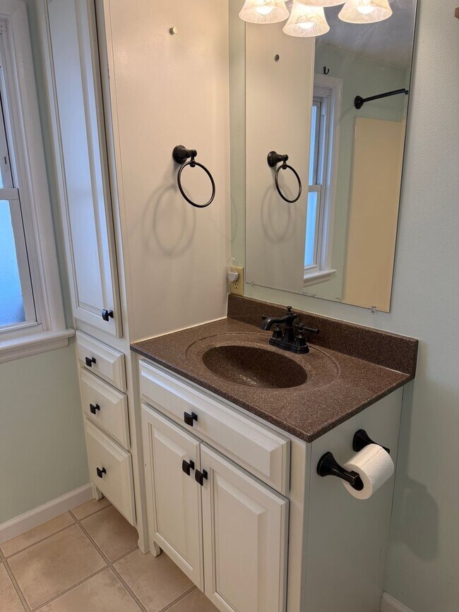 Building Photo - 558 Shippensburg Rd