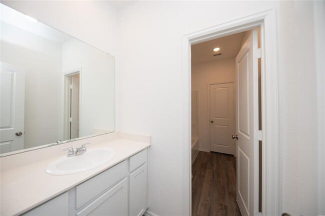 Building Photo - 7322 Bartoncliff