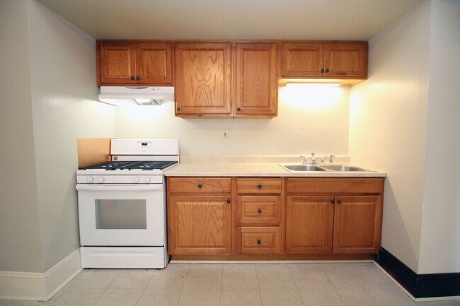 Building Photo - andrp02