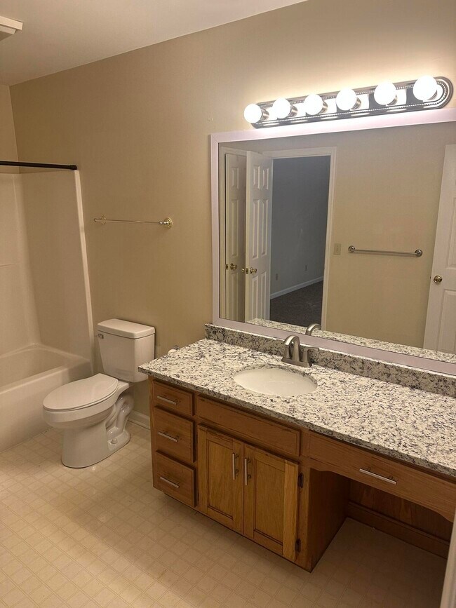 Building Photo - 2005 River Ridge Rd