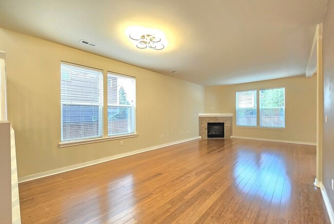 Building Photo - 4 Bedroom Home in Lake Stevens Now Available!