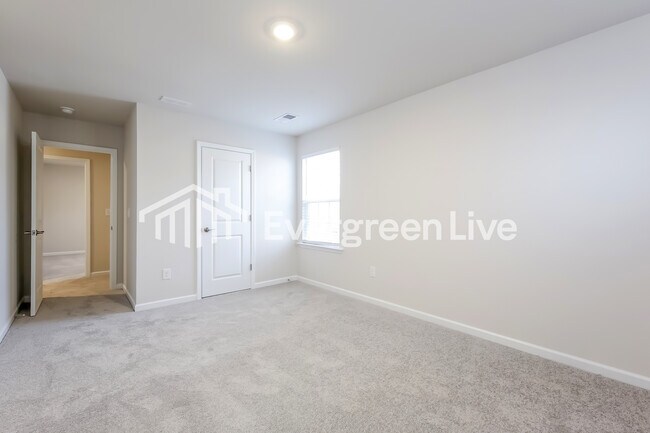 Building Photo - now