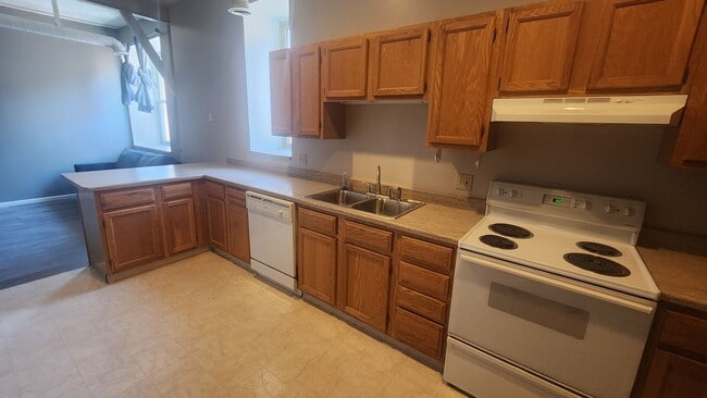 Building Photo - 1211 Howard St